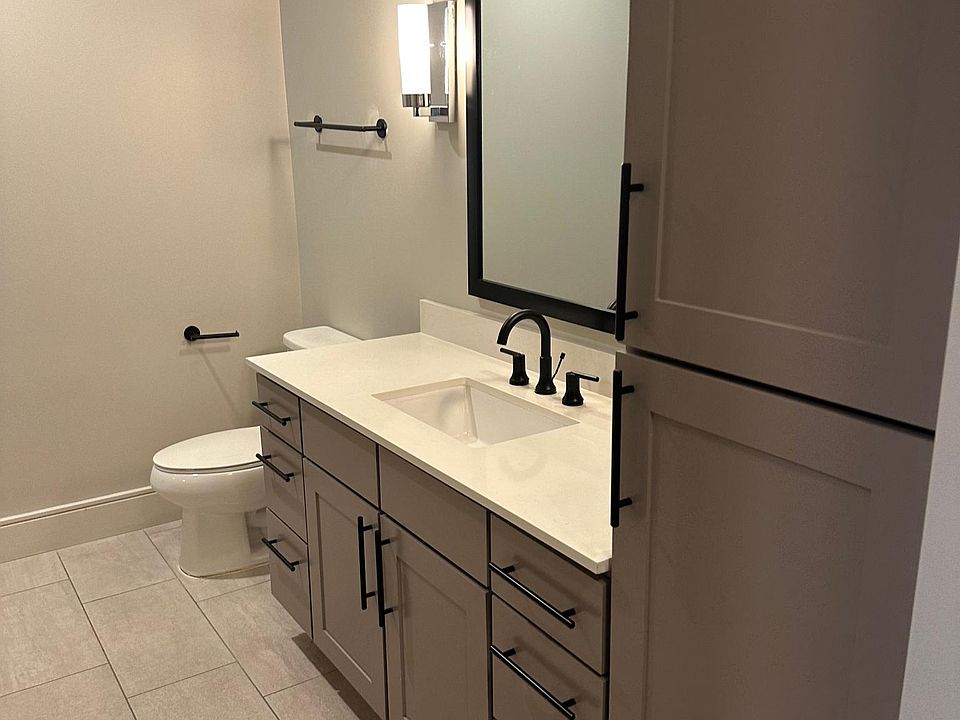 1st image of 151 W 9th Ave #812