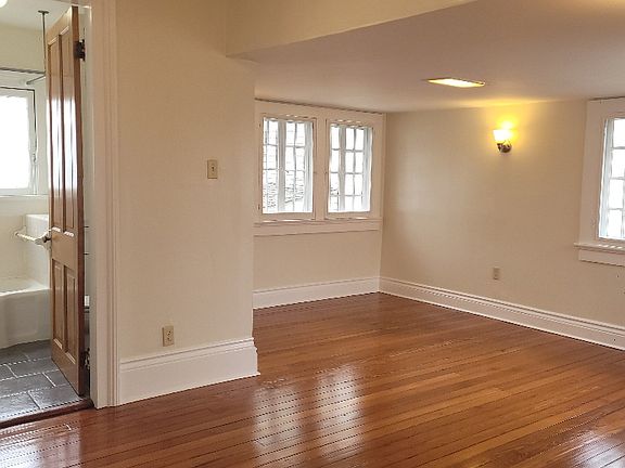 4th image of 1417 Joseph St