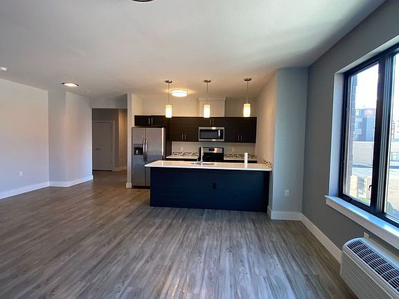 4th image of 5800 Washington St Unit 301