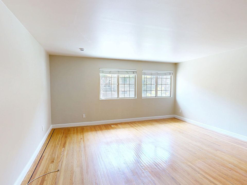 1st image of 600 Oak St #12