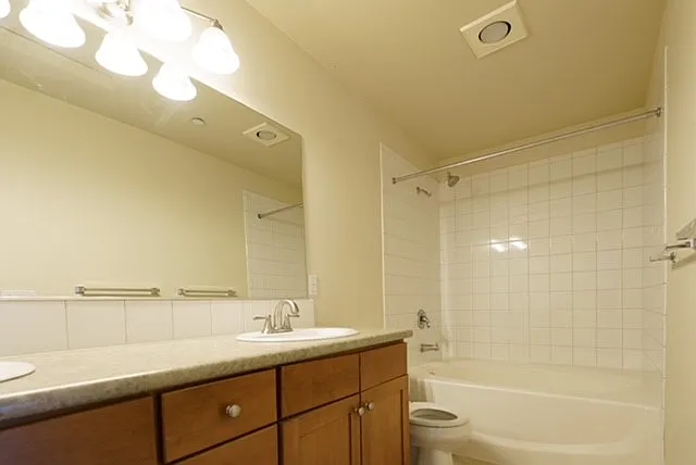 2405 NE Park Dr — Photo 18
