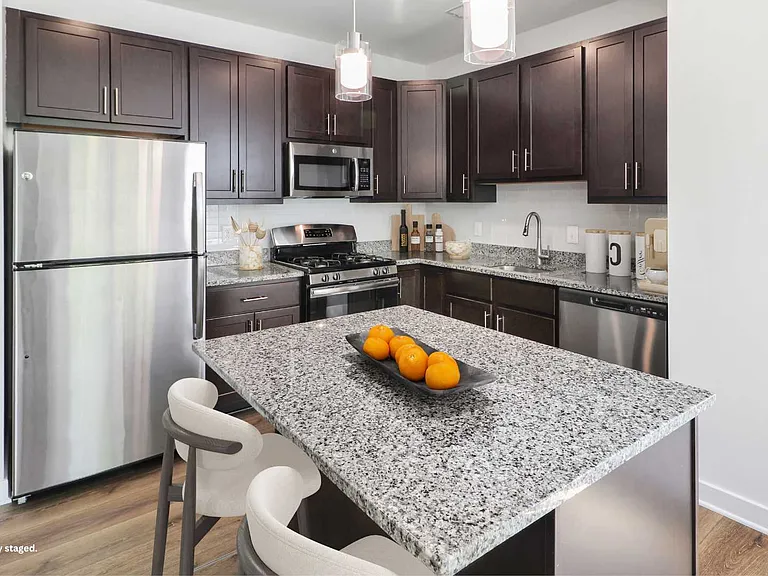 Avanti Luxury Apartments — Photo 2