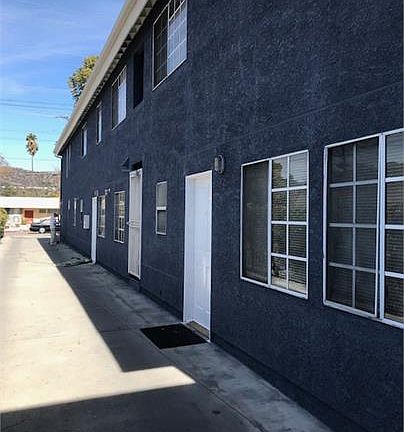 3rd image of 1586 Yosemite Dr #202