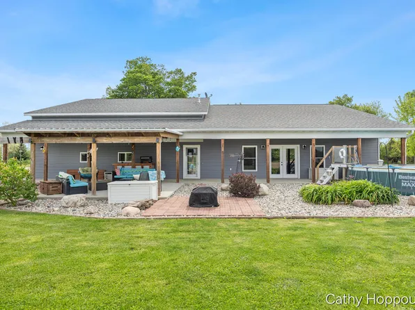 6521 Clinton Trl, Clarksville, MI 48815