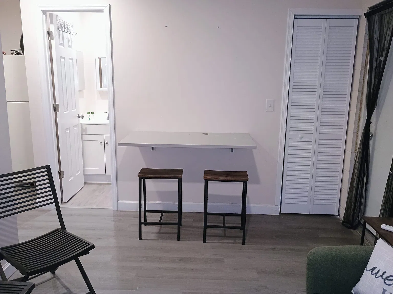 Studio, $1,100 — Photo 2