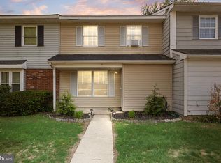 2 Vernon Ct, Sicklerville, NJ 08081