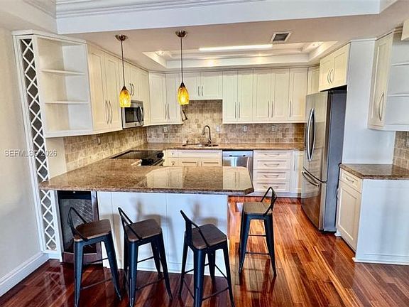 2nd image of 19390 Collins Ave APT 307