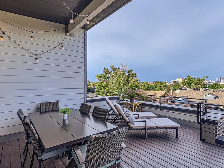 1581 N Perry St — Photo 22