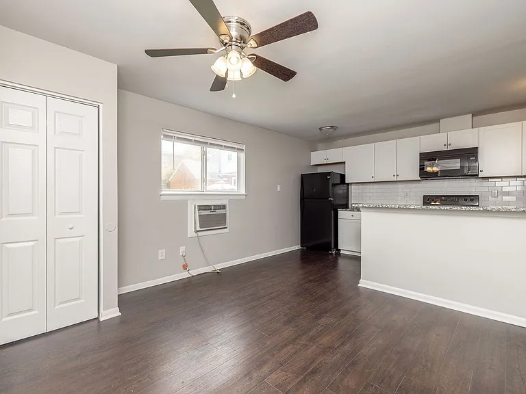 4306 Chamberlayne Ave — Photo 3