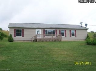 2654 Henderson School Rd NE, New Philadelphia, OH 44663