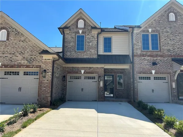 4714 Willowstone Dr, High Point, NC 27265