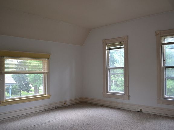 4th image of 306 Woodward Ave APT 4
