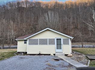 82 Black Bottom Rd, Louellen, KY 40828