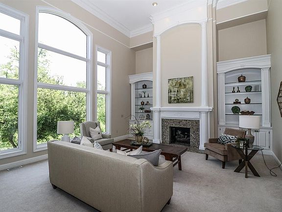 4th image of 682 Canterbury Dr