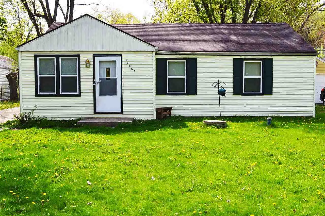 54067 Maple Ln photo 1