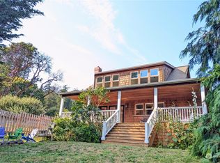 4342 Crow Valley Rd, Eastsound, WA 98245