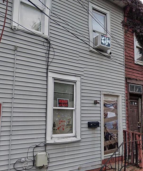 1st image of 233 Hills Pl