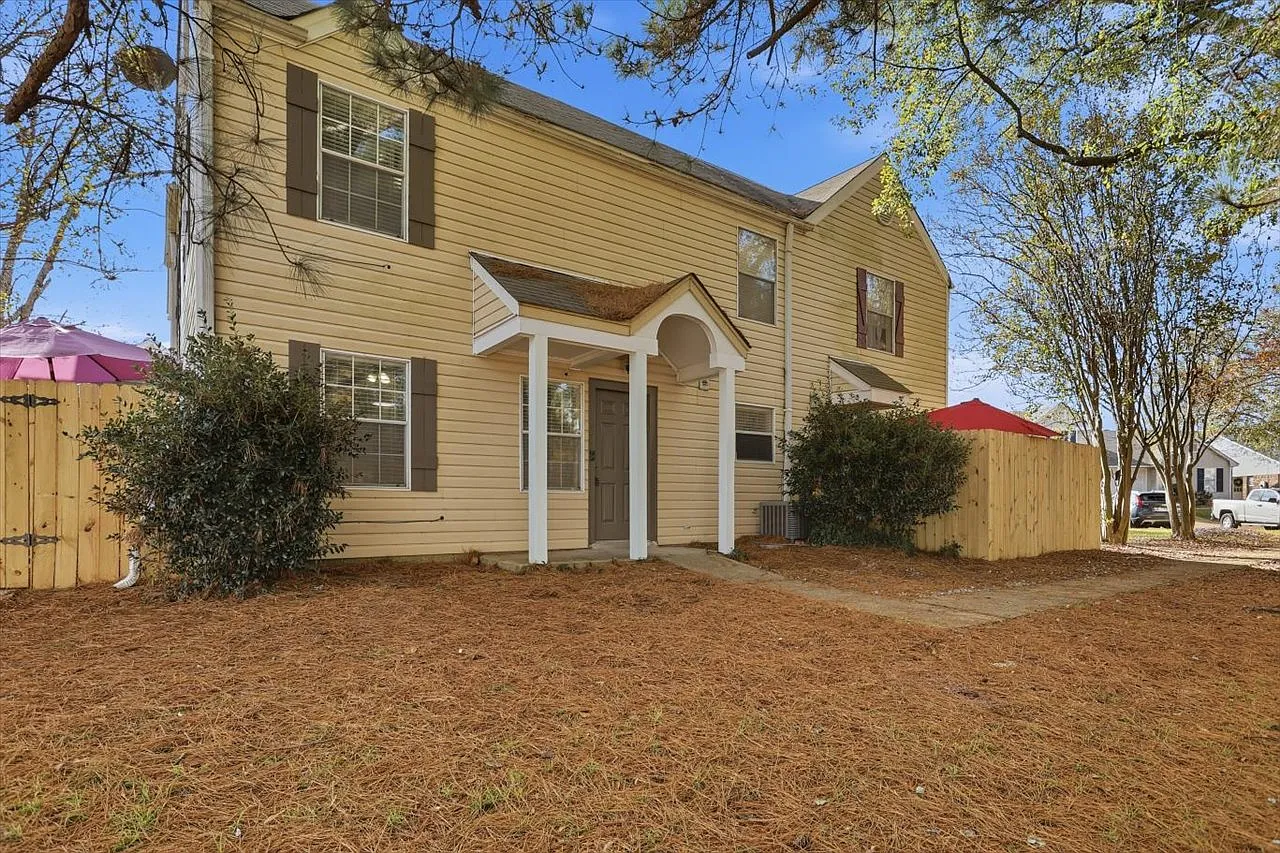 2 bed, 931 sqft, $1,800 — Photo 2