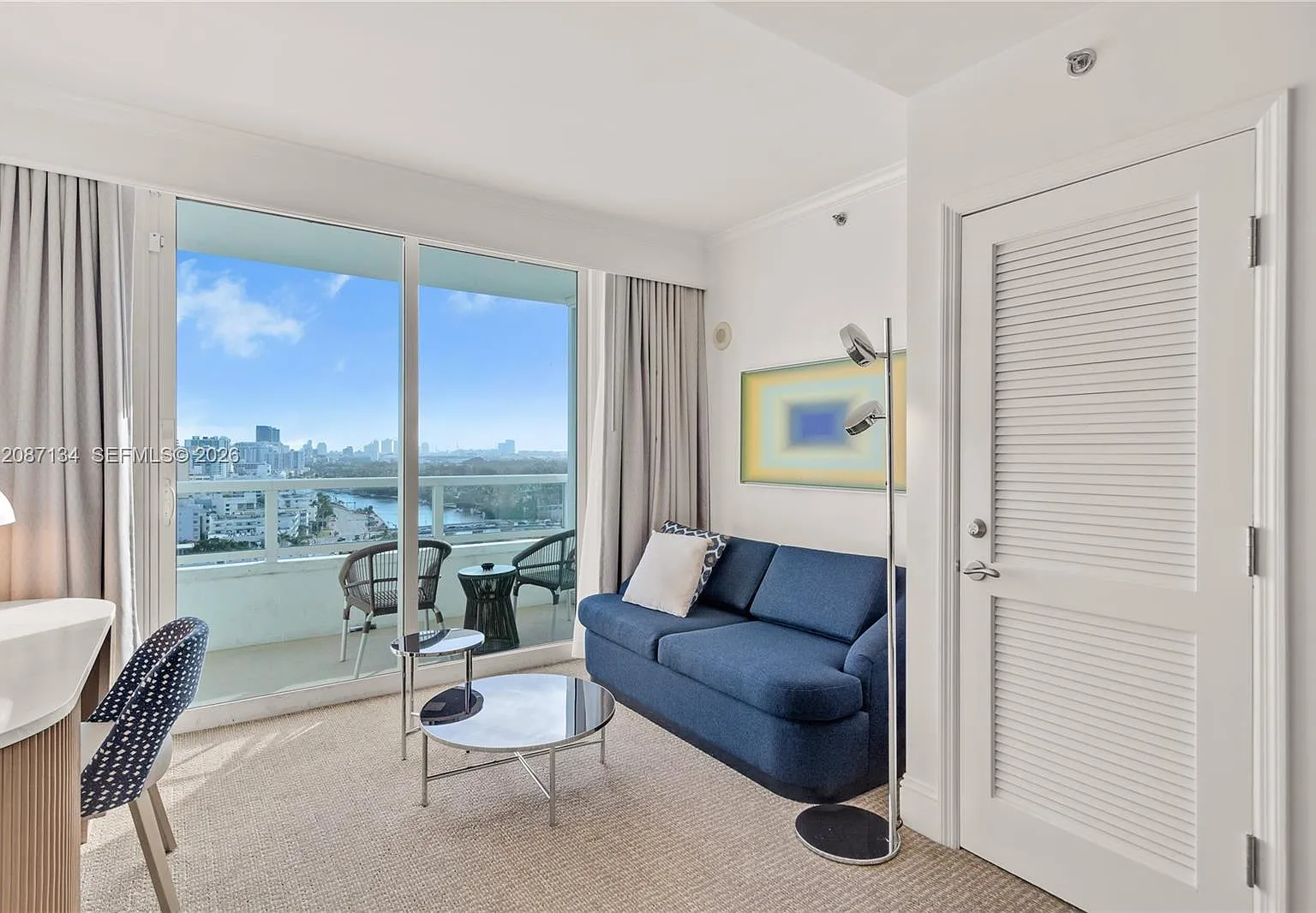 Fontainebleau Ii Condo — Photo 2