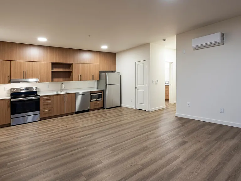 Magnesium Village Apartments — Photo 77