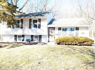 151 E Maple Dr, Glenwood, IL