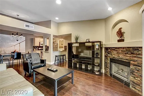 950 Seven Hills Dr Photo 1