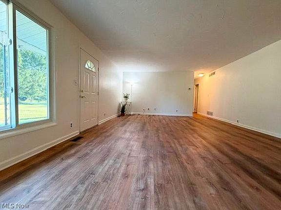 4th image of 610 Sherwood Dr