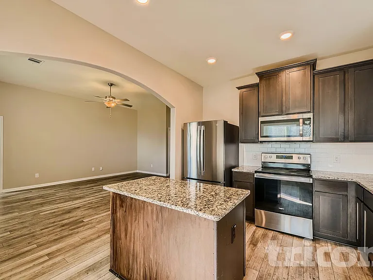 1833 Chesapeake Dr — Photo 13