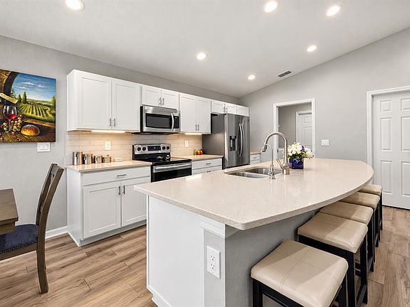 5th image of 331 TANAGER STREET