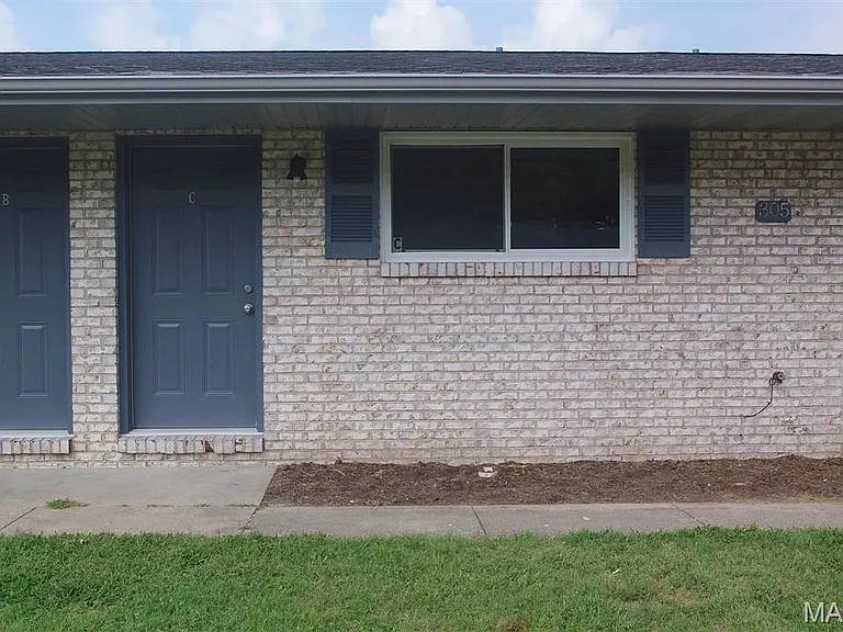305 Baltes Dr #C — Photo 2