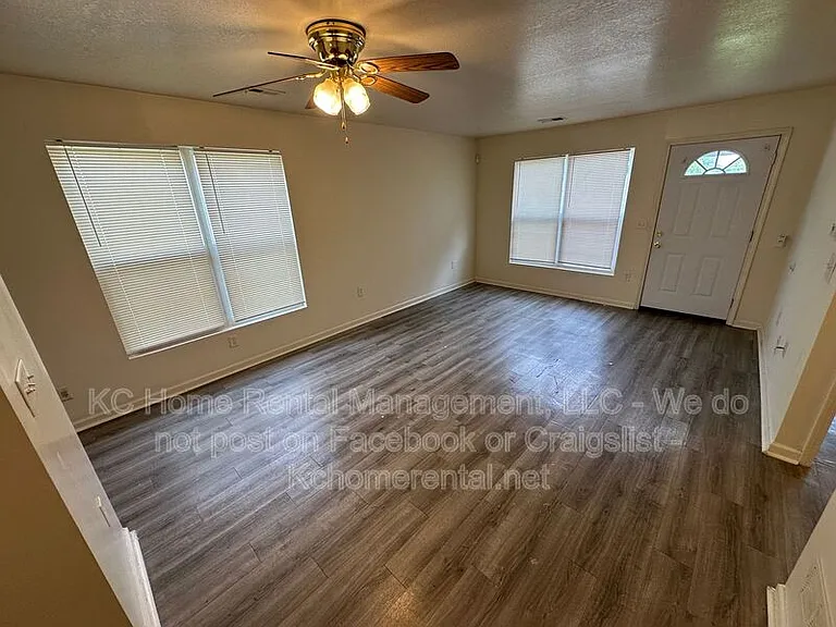 4319 Jackson Ave — Photo 3