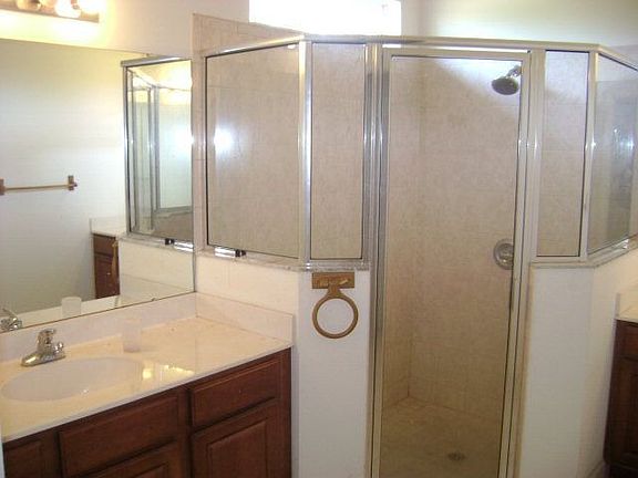 2nd image of 12 Burnley Pl