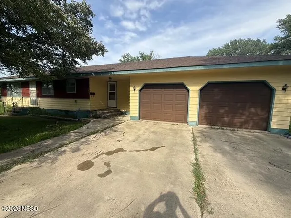 514 N 3rd Ave, Revillo, SD 57259