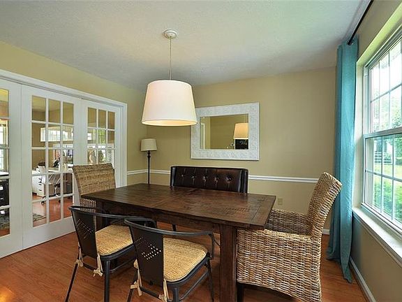 4th image of 603 Daisy Dr
