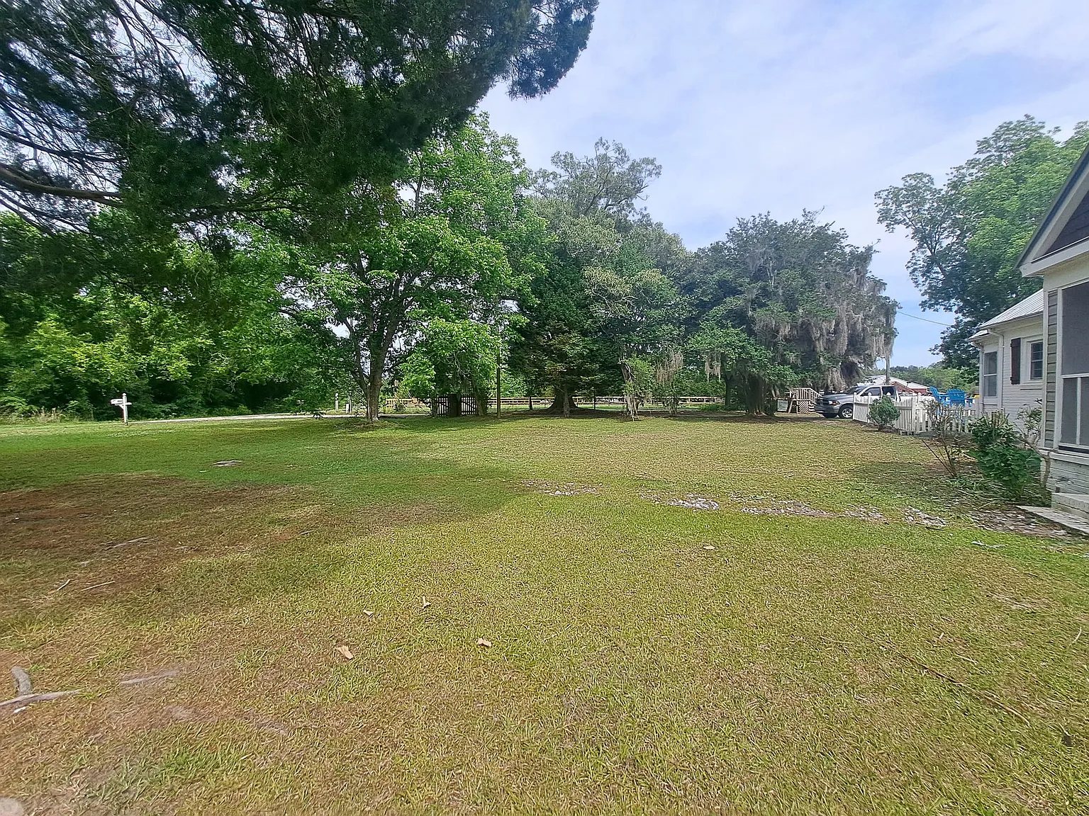 4 bed, 2300 sqft, $2,750 — Photo 3