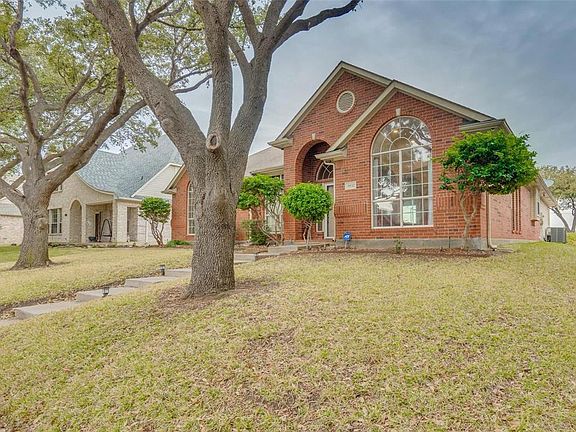 3rd image of 5932 Sandhill Cir