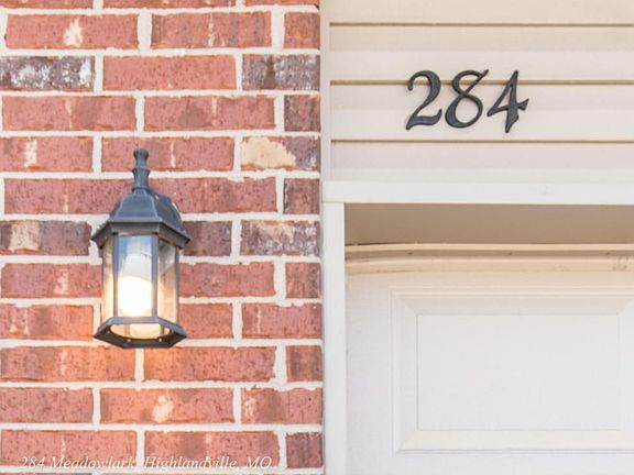 2nd image of 284 Meadowlark St