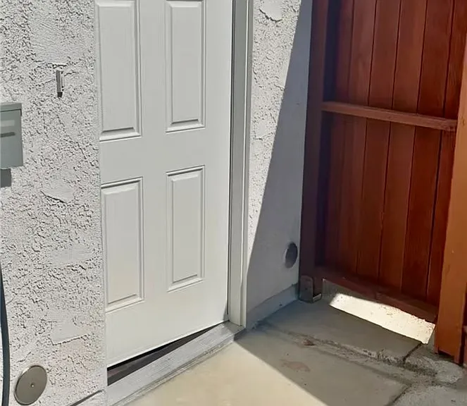 10133 Kester Ave — Photo 3