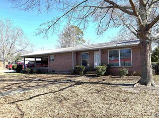 216 E Peter St, Cochran, GA 31014