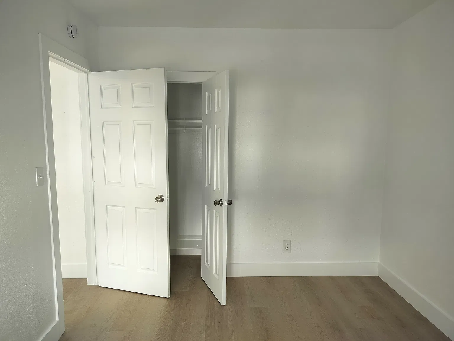 3 bed, 1000 sqft, $2,500 — Photo 4