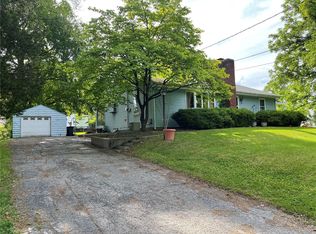 4 Valley View Dr, Belleville, IL