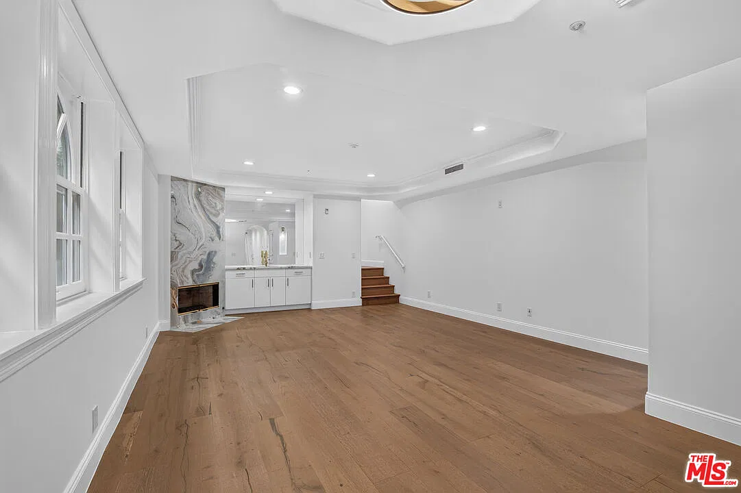 2 bed, 2.5 bath, 1700 sqft, $6,495 — Photo 1