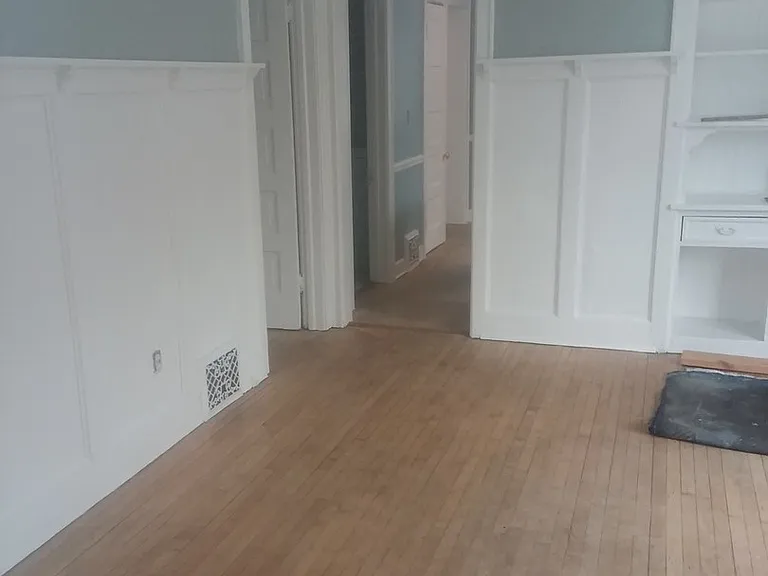Large Spacious 4 Bedroom UPPER with Large Living Room and Dining Area!! — Photo 14