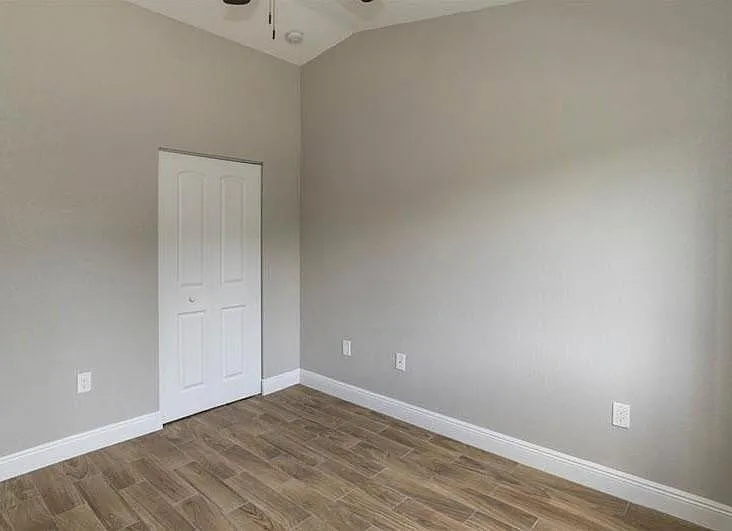 1138 NW 1st Ave — Photo 15