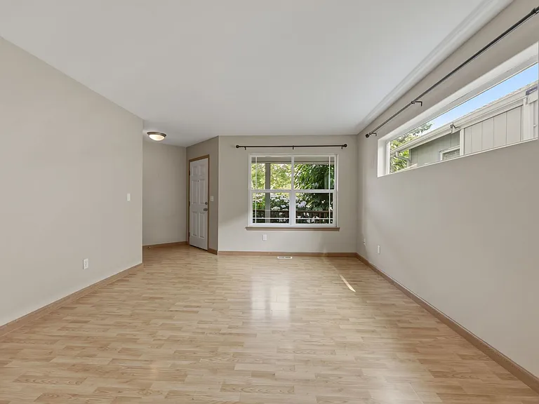 2440 Boulevard Heights Loop SE — Photo 7