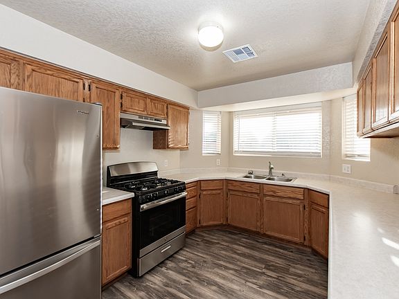 3rd image of 2866 S 30th Dr