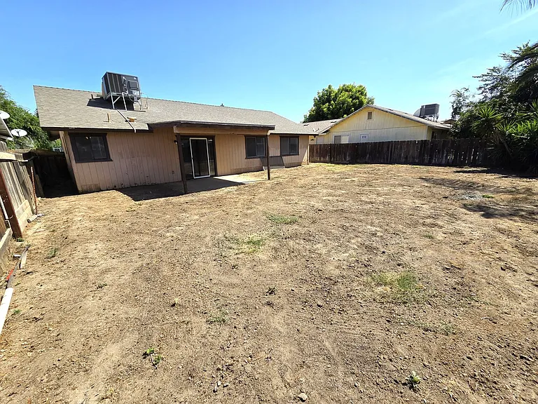1139 W Glenn Ct — Photo 13