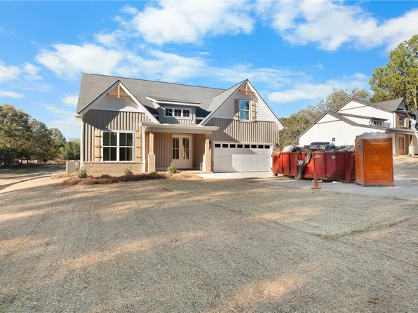 767 Cherokee Rd, Pelzer, SC 29669