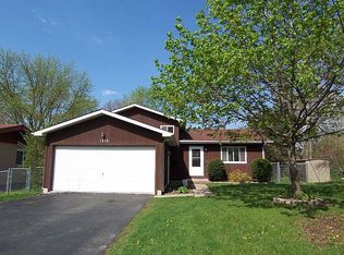 1215 Poplar St, Lake In The Hills, IL 60156