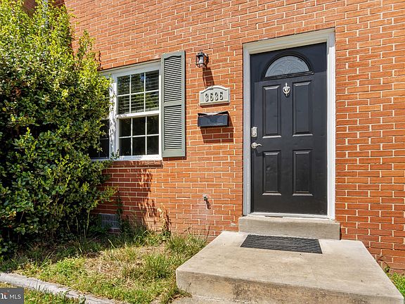 3rd image of 3535 Beale Ct